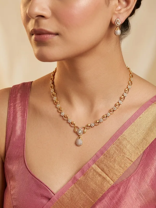 Simple_&_Elegant_Delicate_Ad_Matte_Necklace_set