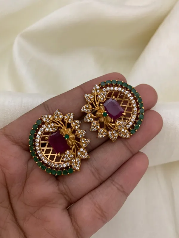 Exclusive_Flower_designed_Ear_stud