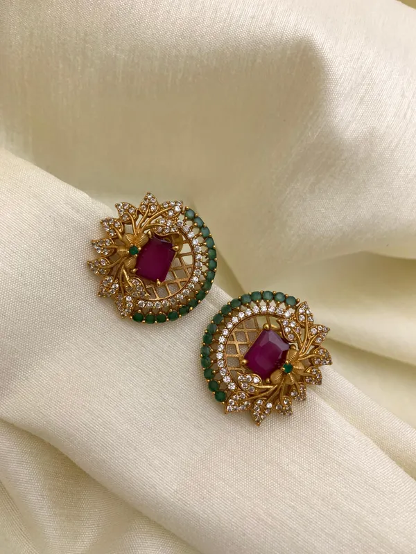 Exclusive_Flower_designed_Ear_stud
