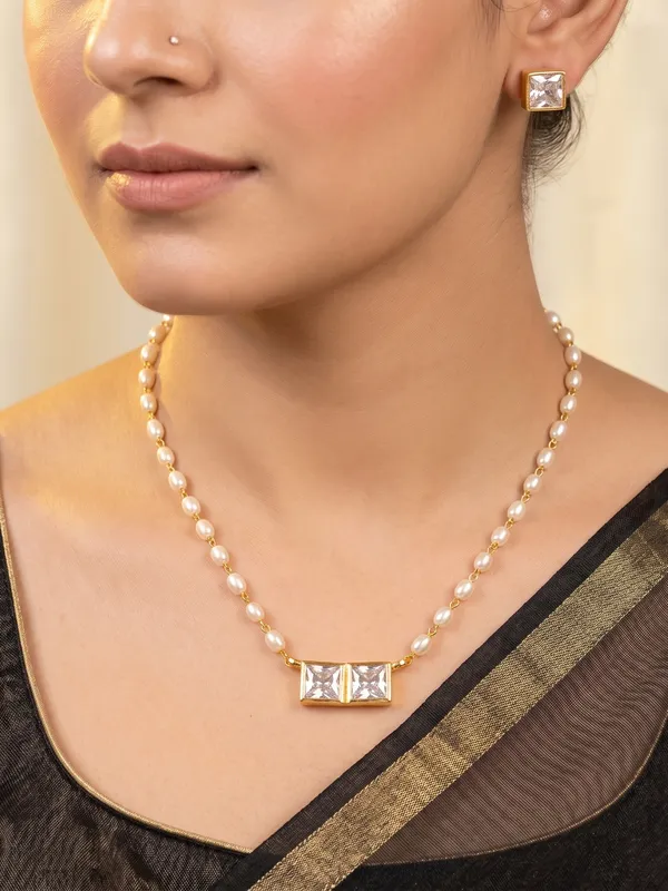 Trendy_Double_stone_Ad_pendant_with_single_line_Pearl_Mala_set