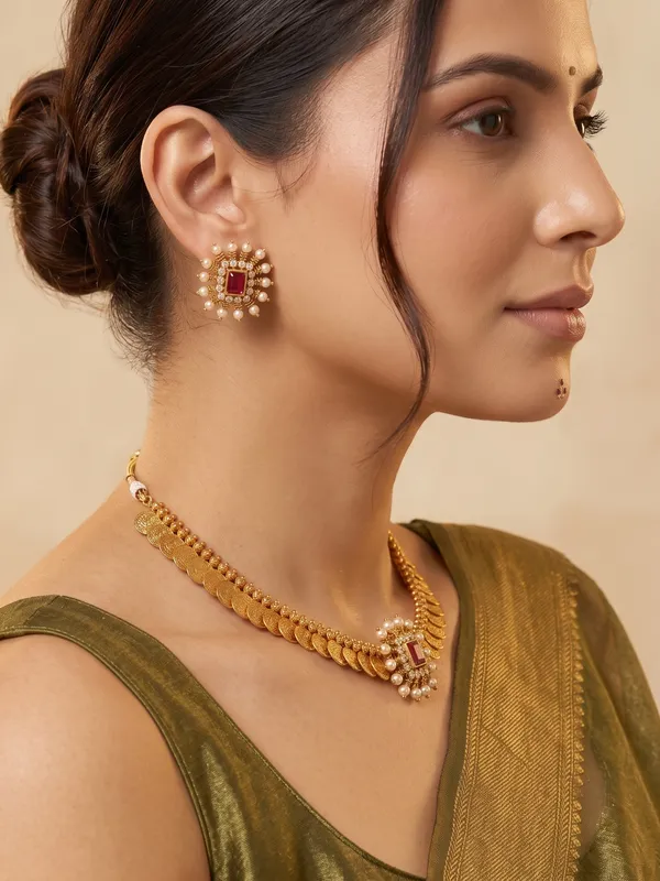 Classy_Matte_finish_Pendant_with_Micro_gold_Polish_Lakshmi_Necklace_set