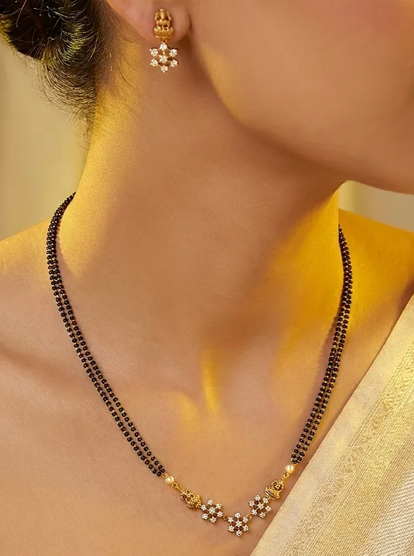 AVIRA_LAKSHMI_PENDANT_MANGALSUTRA_SET