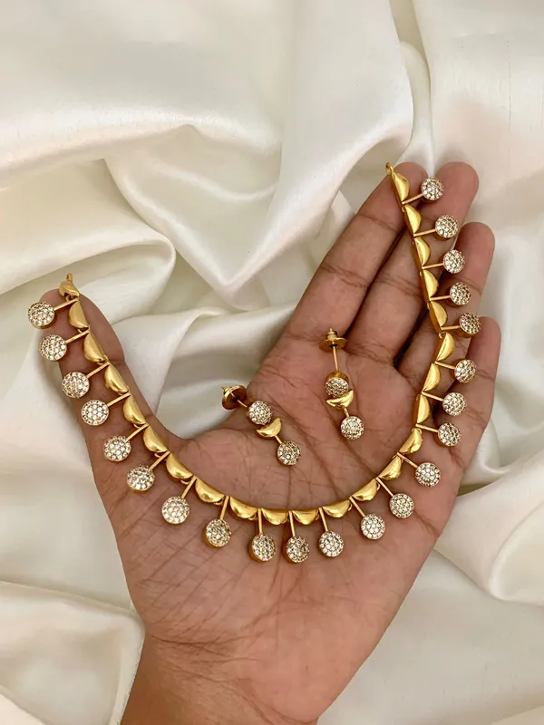 Matte necklace with price discount