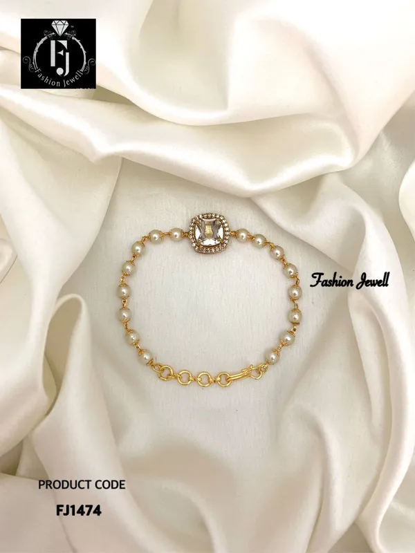 ROSEMARY_ANTIQUE_PEARL_BRACELET