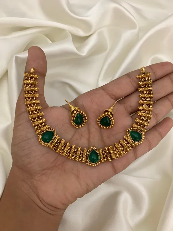 AARAVA_ANTIQUE_NECKLACE