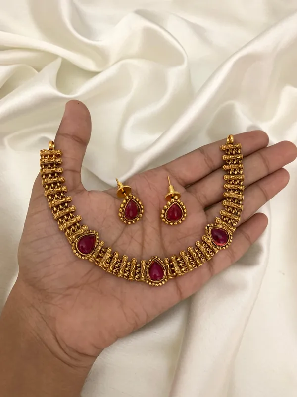 AARAVA_ANTIQUE_NECKLACE