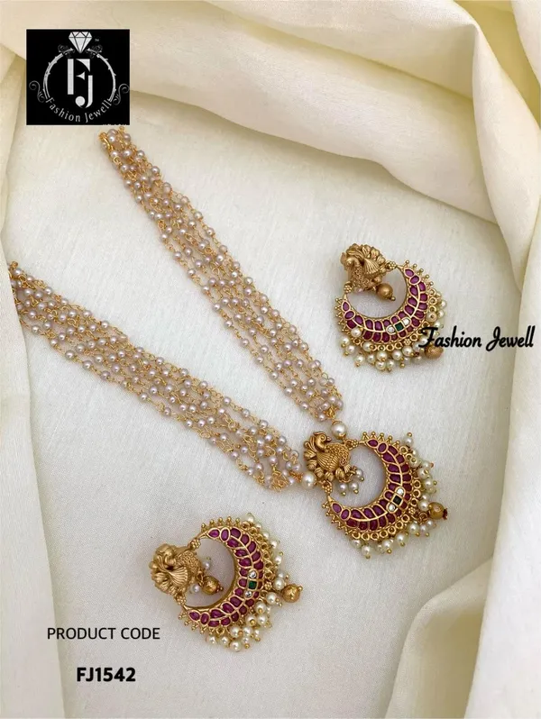LIZZA_PEARL_CHOKER_SET