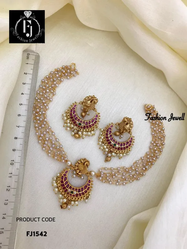 LIZZA_PEARL_CHOKER_SET