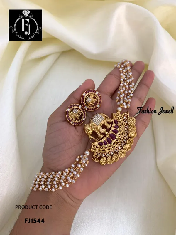 AMIRA_PEARL_CHOKER_SET