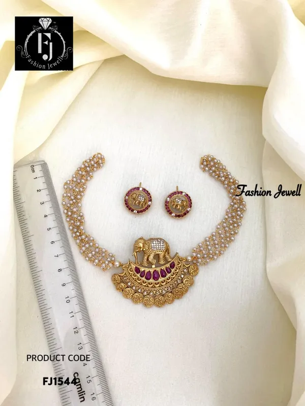 AMIRA_PEARL_CHOKER_SET