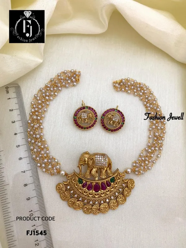 AMIRA_PEARL_CHOKER_SET