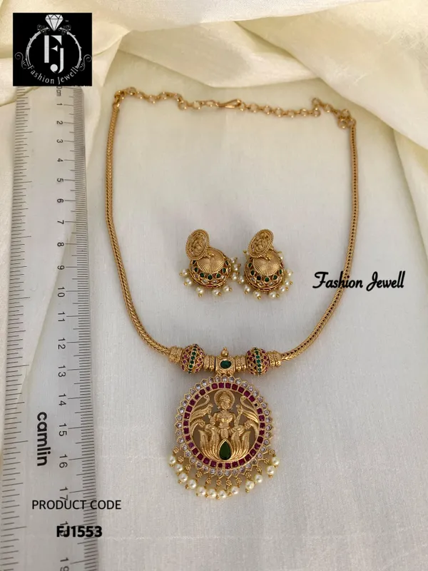 sanvi_necklace_set