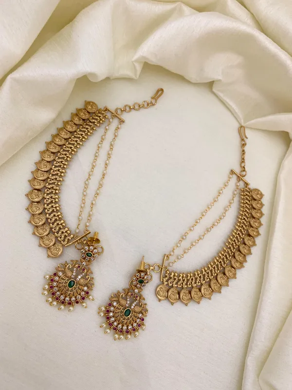 Vaishnavi_Detachable_Mattel_and_Earrings