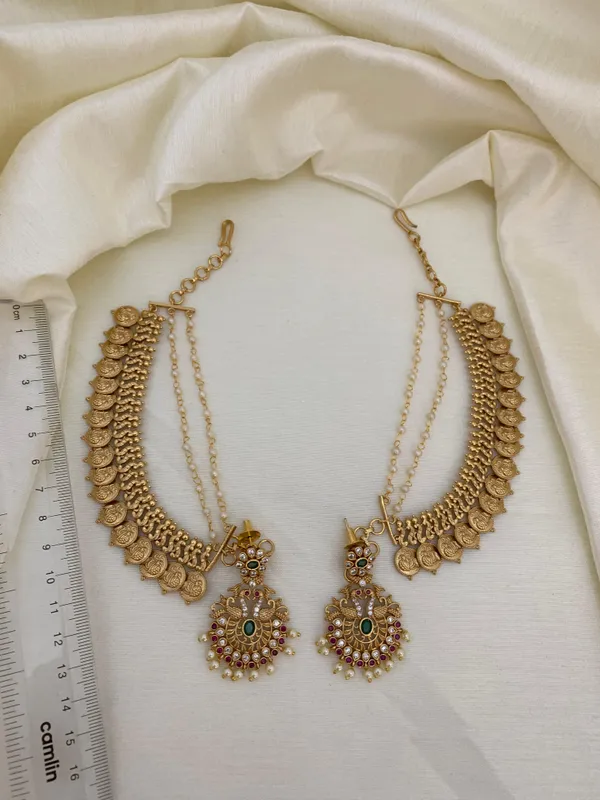 Vaishnavi_Detachable_Mattel_and_Earrings