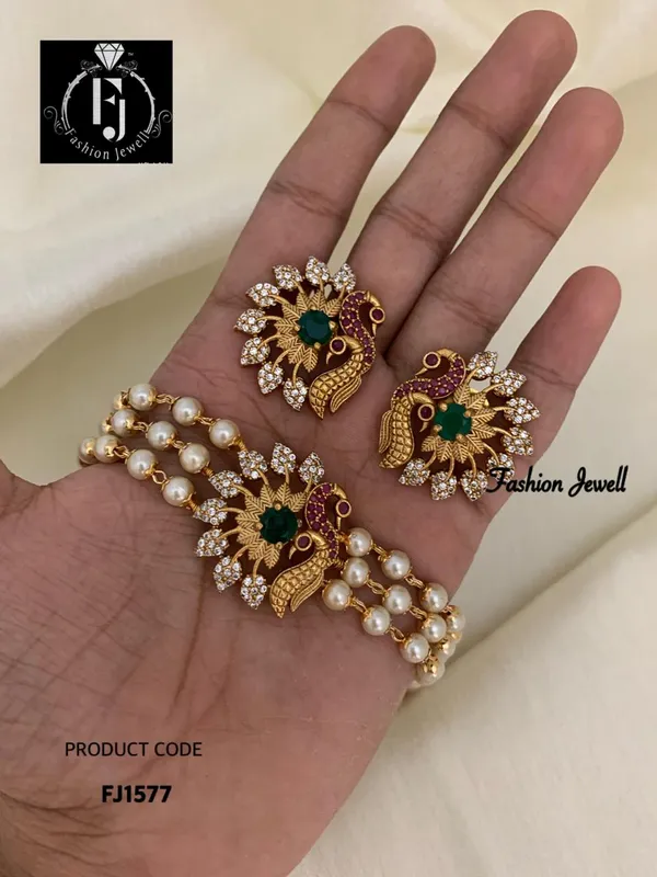 Vidhi_Choker_With_Ear_Studs
