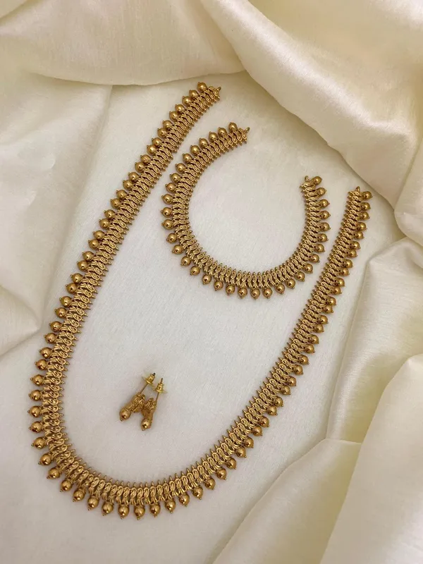 Fashion Jewell ARIYAHI SHORT LONG NECKLACE SET Price in India Buy Fashion Jewell ARIYAHI SHORT LONG NECKLACE SET online at undefined