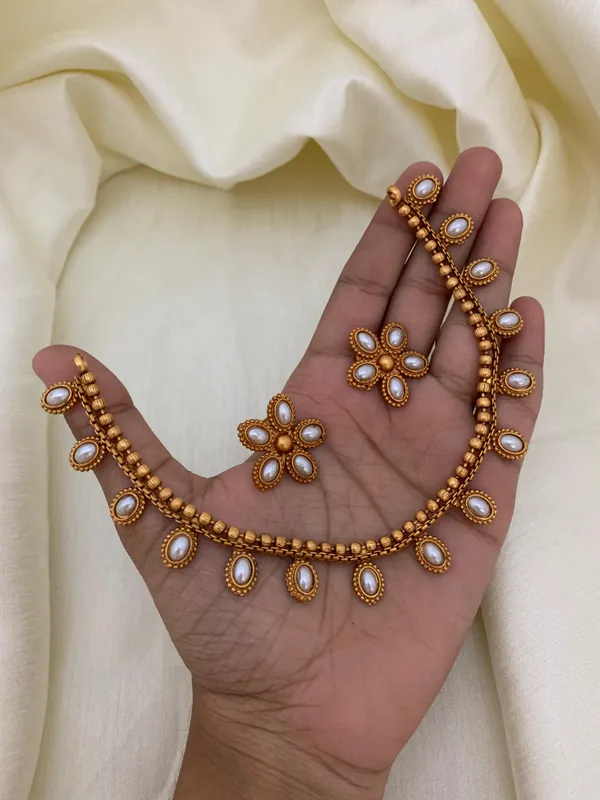 Turvi_Necklace_Set