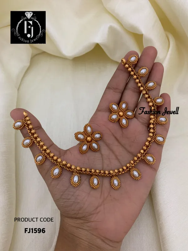 Turvi_Necklace_Set