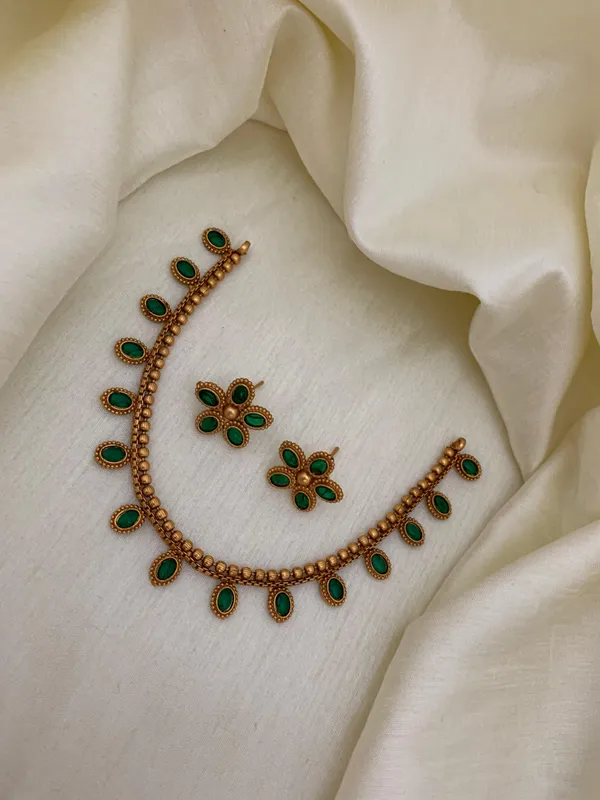 Turvi_Necklace_Set