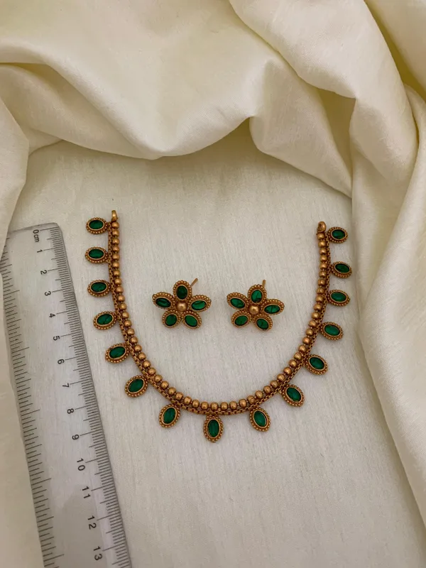 Turvi_Necklace_Set
