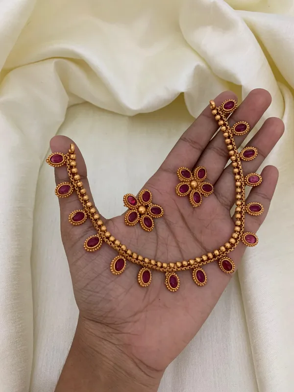 Turvi_Necklace_Set