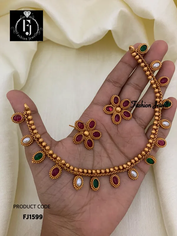Turvi_Necklace_Set