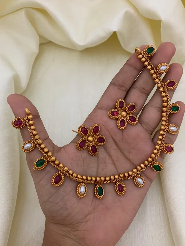 Turvi_Necklace_Set