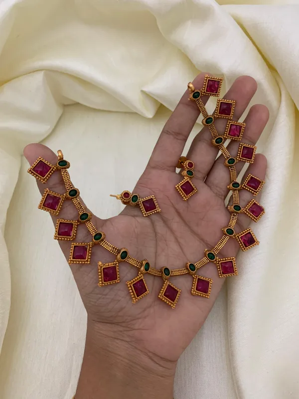 Lokita_Necklace_Set