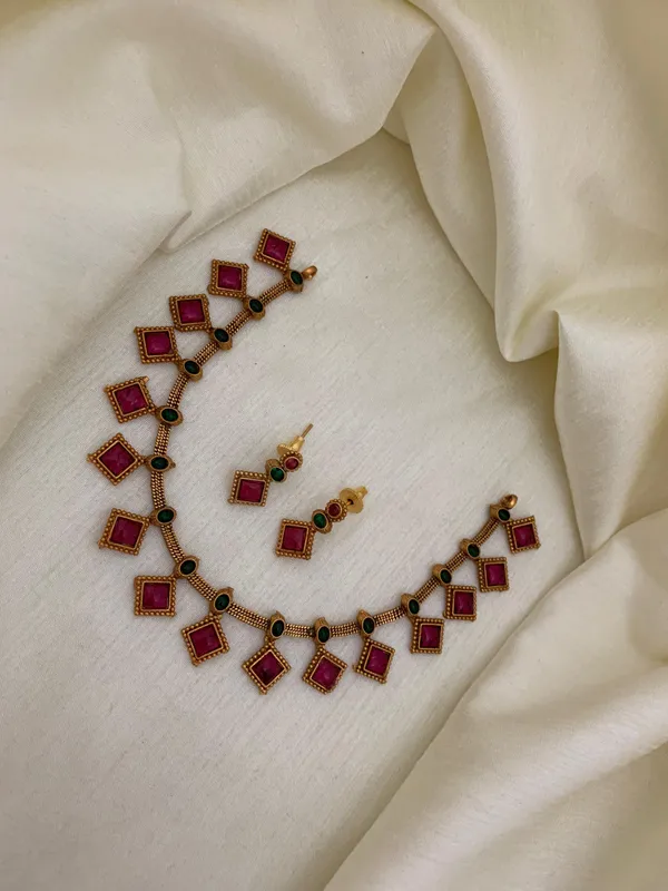Lokita_Necklace_Set
