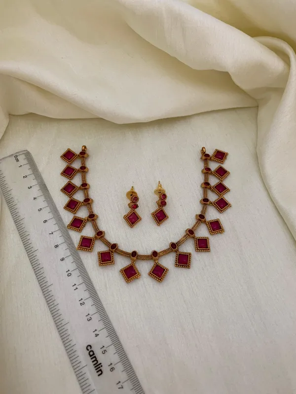 Lokita_Necklace_Set