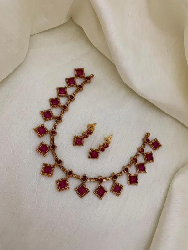 Lokita_Necklace_Set