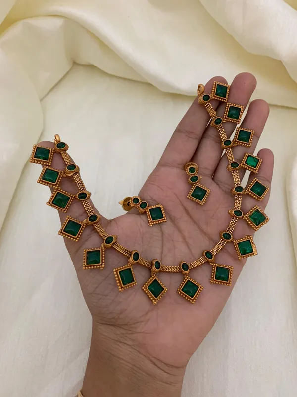 Lokita_Necklace_Set