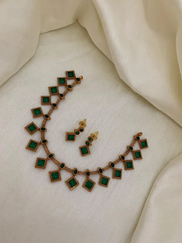 Lokita_Necklace_Set