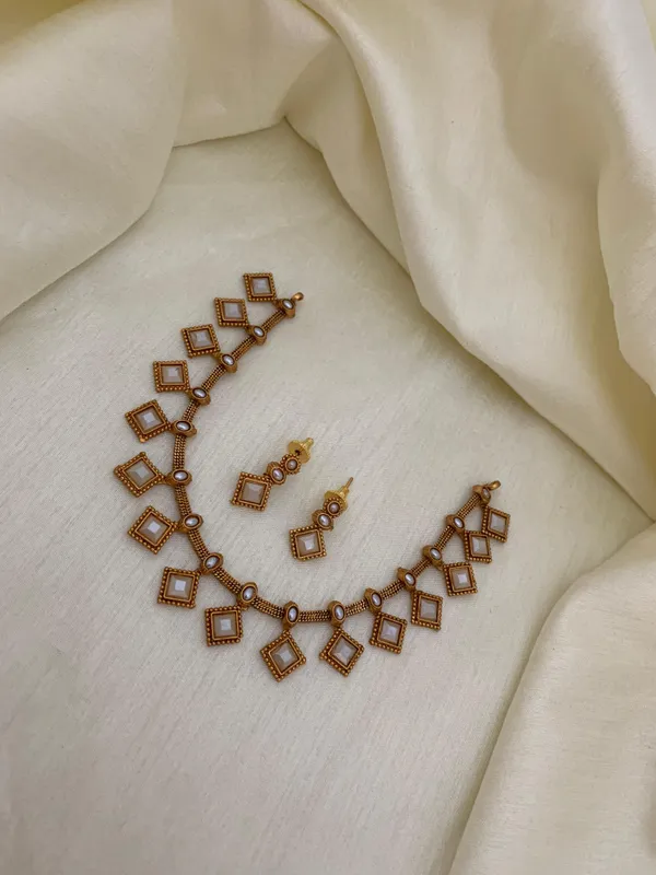 Lokita_Necklace_Set