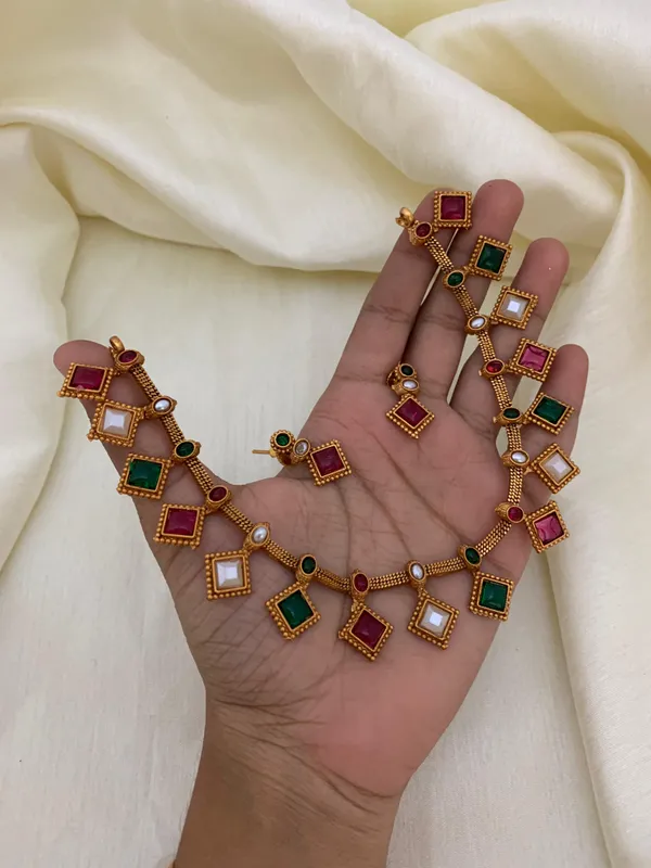 Lokita_Necklace_Set