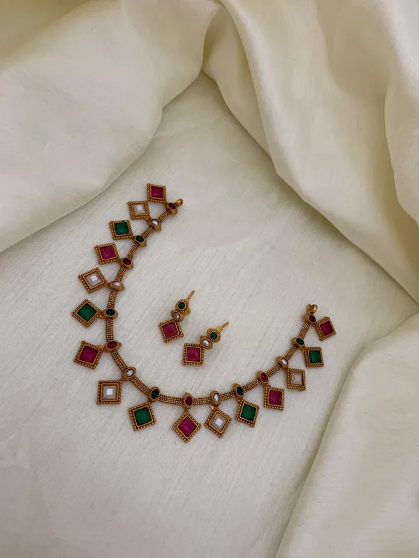 Lokita_Necklace_Set