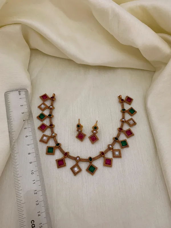 Lokita_Necklace_Set