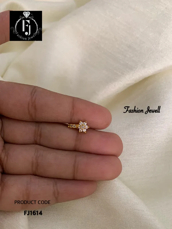 YOVANA_GOLD_FINISH_NOSEPIN