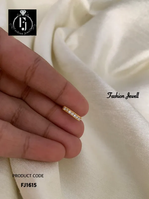 GEHNA_GOLD_FINISH_NOSEPIN