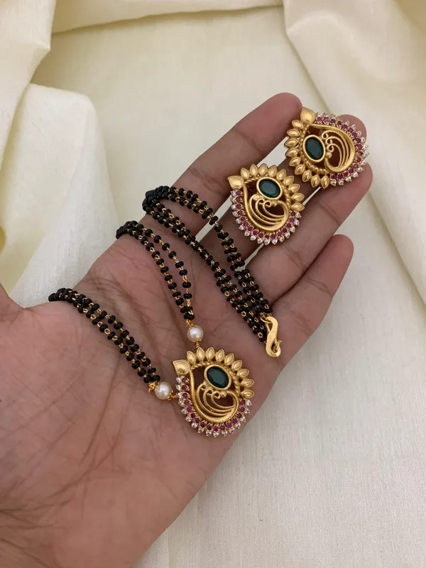 SKRIM_MANGALSUTRA_WITH_STUDS