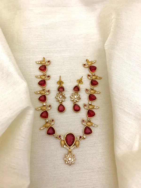 ZARAM_DROP_NECKLACE_SET