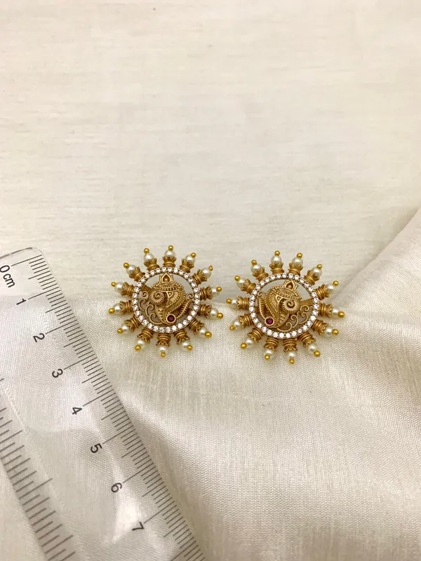 SHANK_PEARL_EAR_STUDS
