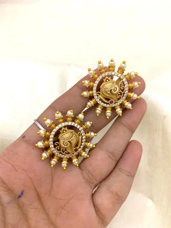 SHANK_PEARL_EAR_STUDS