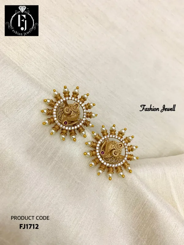 SHANK_PEARL_EAR_STUDS