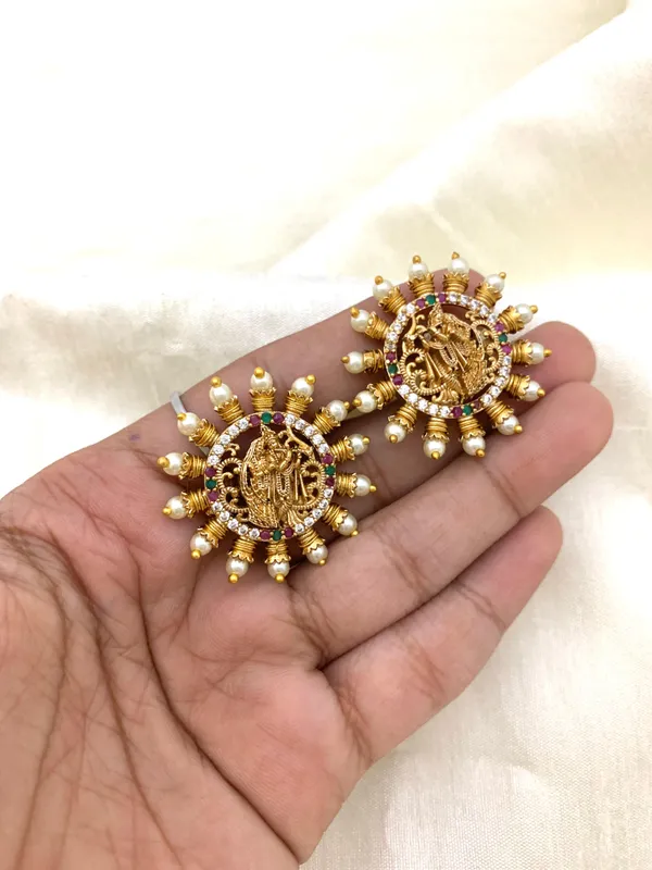 RADHA_KRISHN_PEARL_EAR_STUDS