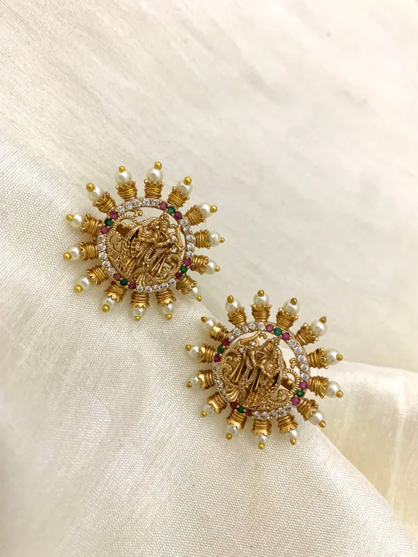 RADHA_KRISHN_PEARL_EAR_STUDS