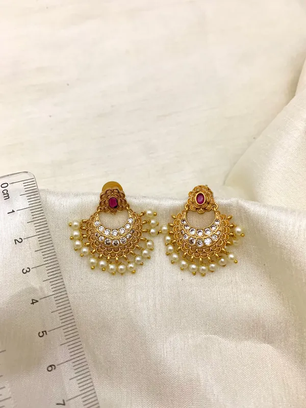 FLARE_CHANDBALI_EAR_STUDS