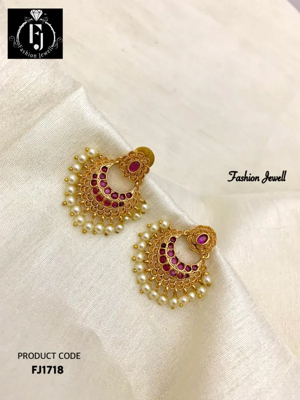 FLARE_CHANDBALI_EAR_STUDS