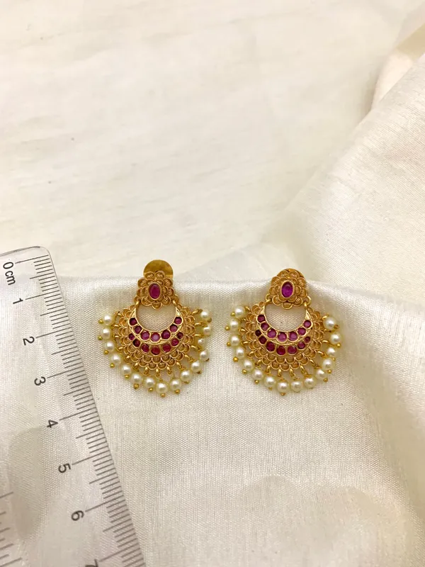 FLARE_CHANDBALI_EAR_STUDS