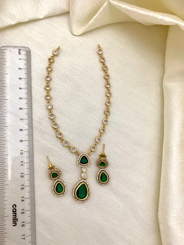 BINAR_ANTIQUE_NECKLACE_SET